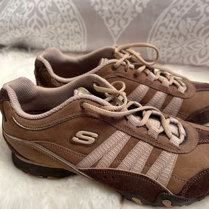 Sketchers shoe